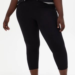 TORRID CROP PREMIUM LEGGING - BLACK 2X
